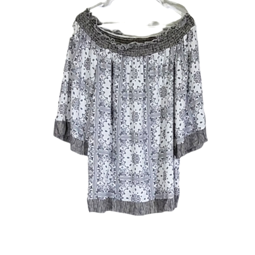 Weekend- White and black blouse size XL